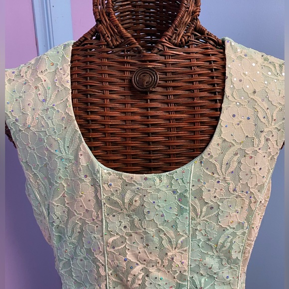 New! Beautiful Floral Lace Dressy Turquoise Tank - Picture 3 of 15